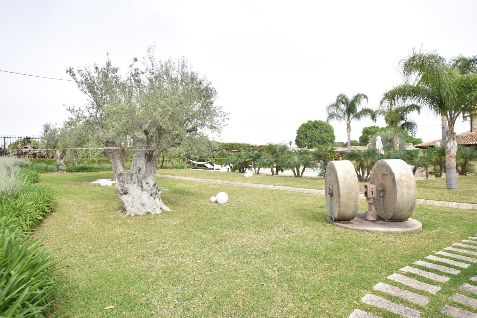 Mythos Holidays & Events Syracuse ภายนอก รูปภาพ