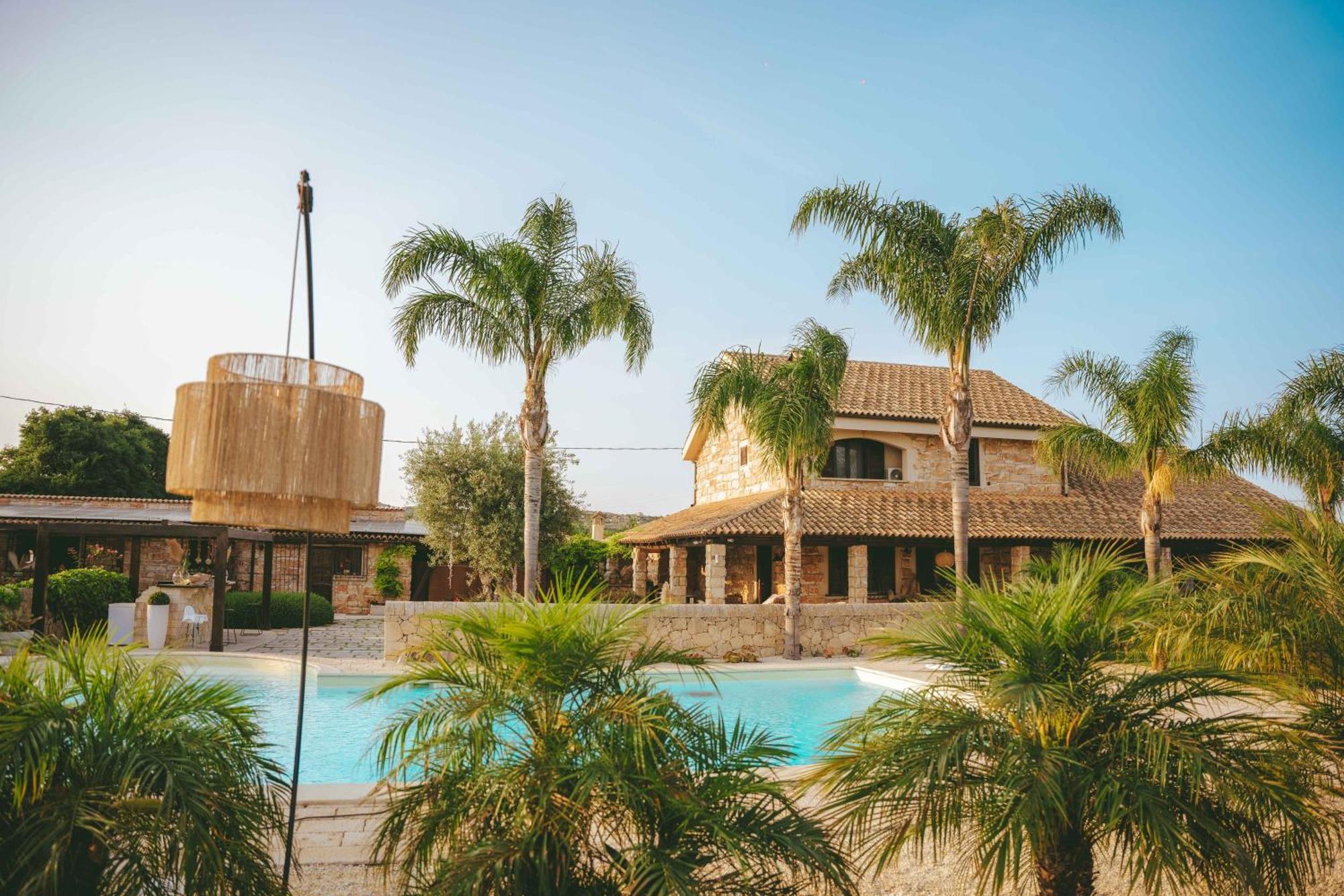 Mythos Holidays & Events Syracuse ภายนอก รูปภาพ